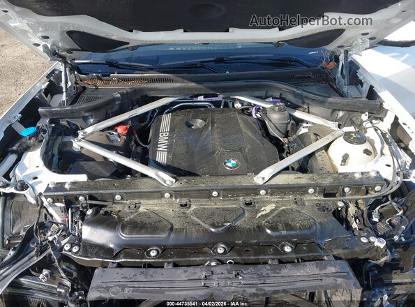 5UX23EM07S9W44955 2025 BMW X7 White Вид ззаду