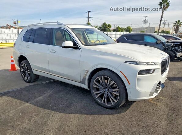 5UX23EM07T9160561 2026 BMW X7 White Передня права чверть