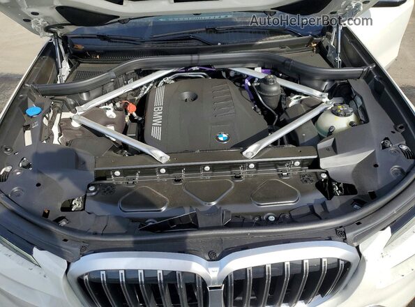 5UX23EM07T9160561 2026 BMW X7 White Вид підкапотного простору