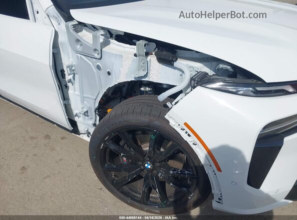 5UX23EM08T9092089 2026 BMW X7 White Widok z przodu