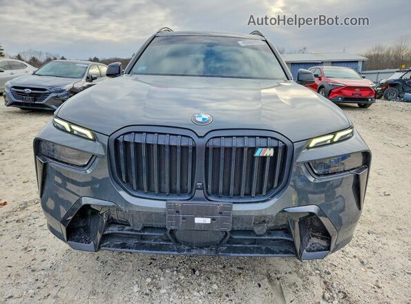5UX23EM09R9V99558 2024 BMW X7 Серый Вид спереди