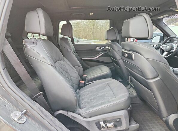 5UX23EM09R9V99558 2024 BMW X7 Серый Вид задней части салона