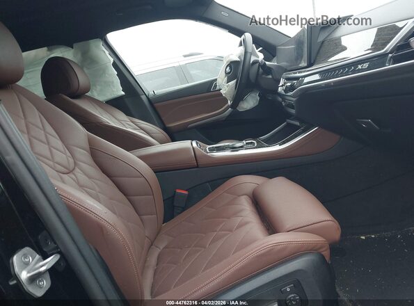 5UX23EU06R9U02541 2024 BMW X5 Black Widok wnętrza z przodu