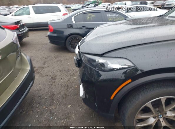 5UX23EU06R9U02541 2024 BMW X5 Black Widok z przodu