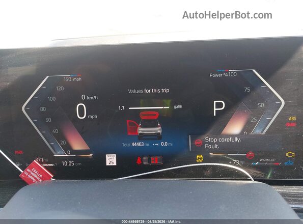 5UX33EM01P9R52117 2023 BMW X7 White Widok tylnych siedzeń