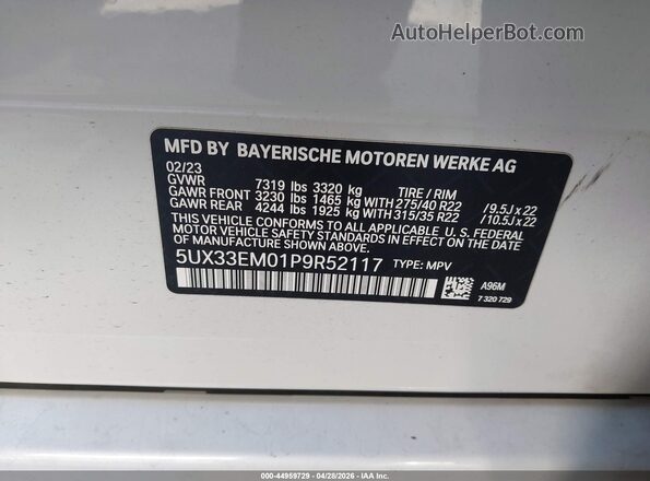 5UX33EM01P9R52117 2023 BMW X7 White Widok komory silnika