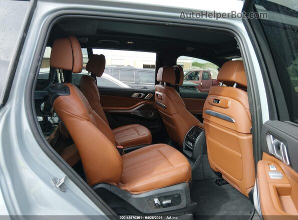 5UX33EM01S9Y80764 2025 BMW X7 Light Blue Вид наклейки з VIN-кодом
