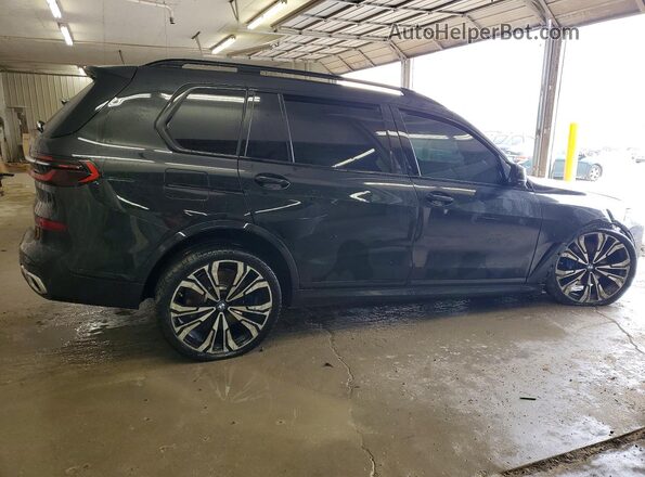 5UX33EM04R9T46247 2024 BMW X7 Black Հետևի աջ