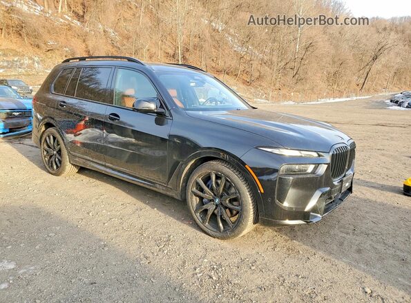 5UX33EM09R9S33863 2024 BMW X7 Black Front right