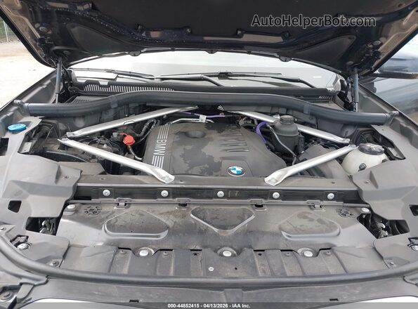 5UX33EX02S9X22929 2025 BMW X6 Black Widok z tyłu