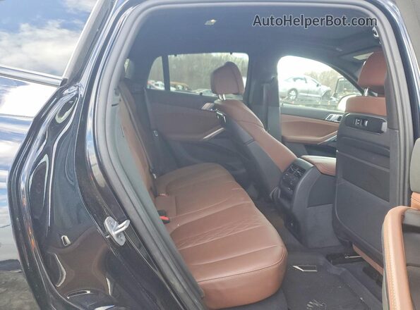 5UX33EX08R9T65475 2024 BMW X6 Black უკანა სალონის ხედი