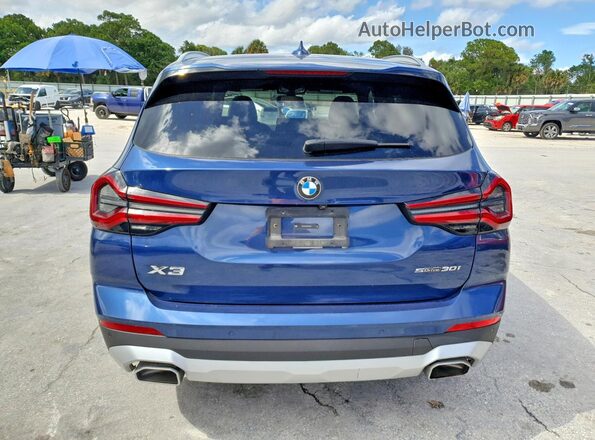 5UX43DP09R9U28811 2024 BMW X3 Blue Հետևի տեսք
