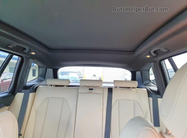 5UX43DP09R9U28811 2024 BMW X3 Blue Հետևի նստատեղերի տեսք