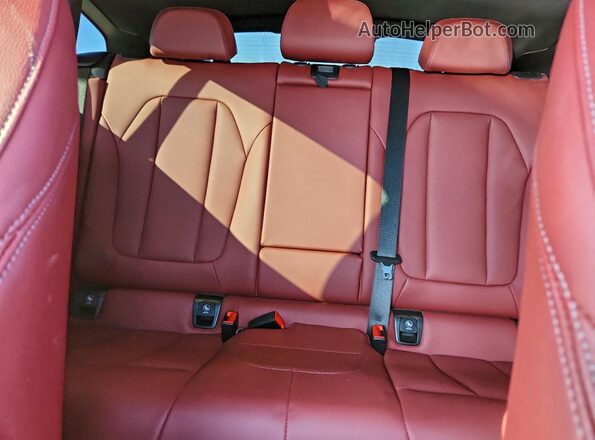 5UX43DT07S9Y15384 2025 BMW X4 Gray უკანა სავარძლების ხედი