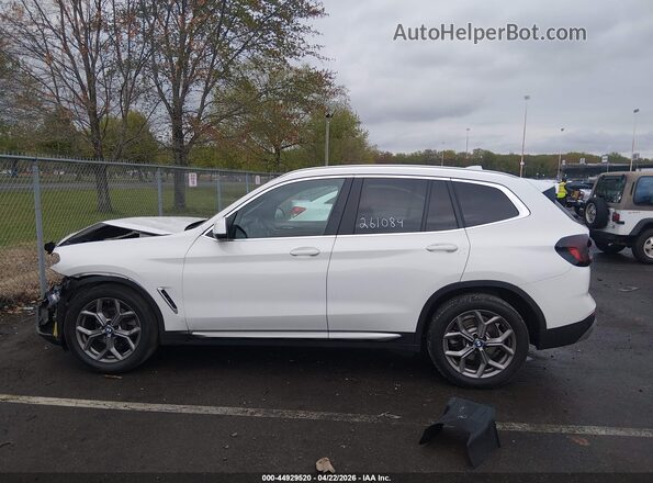 5UX53DP05N9K41550 2022 BMW X3 White Панорамний вид салону 360°