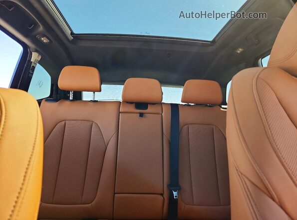 5UX53DP05N9M83027 2022 BMW X3 Синий Вид задних сидений