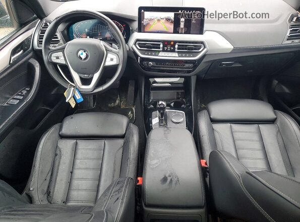 5UX53DP08N9M35425 2022 BMW X3 Blue Widok deski rozdzielczej