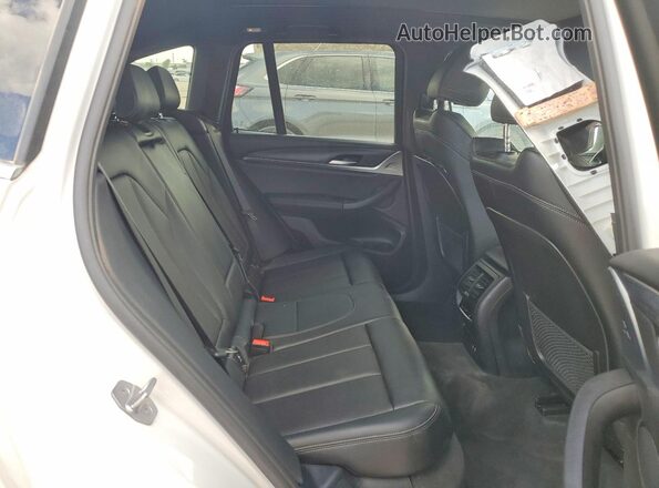 5UX53DP08R9W13386 2024 BMW X3 White უკანა სალონის ხედი