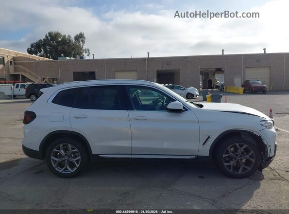 5UX53DP09R9V98218 2024 BMW X3 White Vista interior de 360 grados