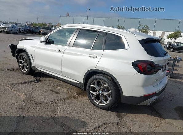 5UX53DP09R9V98218 2024 BMW X3 White Trasero izquierdo