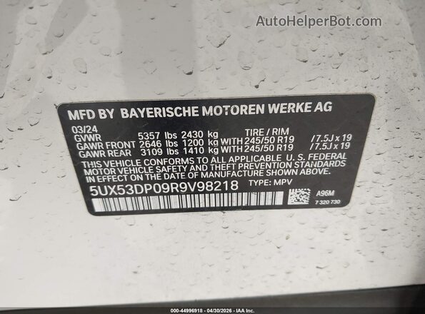 5UX53DP09R9V98218 2024 BMW X3 White Vista del compartimento del motor