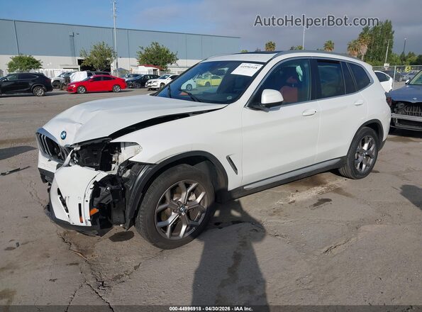 5UX53DP09R9V98218 2024 BMW X3 White Vista tres cuartos delantera izquierda