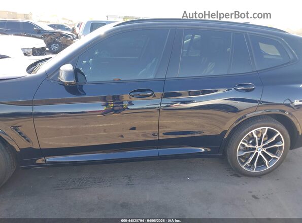 5UX53DP09R9W40368 2024 BMW X3 Black სალონის 360-გრადუსიანი ხედი