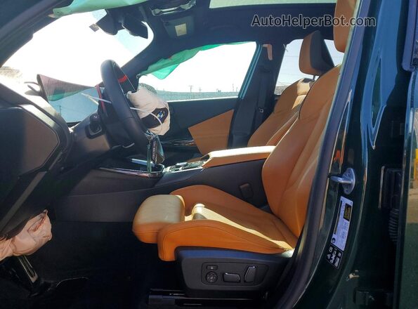 5UX73GP0XS9084507 2025 BMW X3 Green წინა სალონის ხედი
