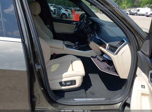 5UXCR4C01M9E69655 2021 BMW X5 Green Engine compartment view