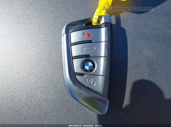 5UXCW2C01M9E98358 2021 BMW X7 White წინა პანელის ხედი