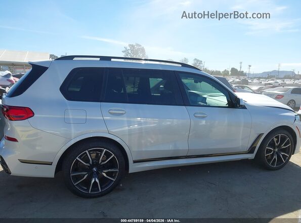 5UXCW2C01M9E98358 2021 BMW X7 White უკანა სალონის ხედი