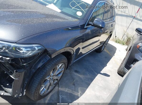 5UXCW2C03L9C02917 2020 BMW X7 Gray Առջևի ձախ երեք քառորդ տեսարան