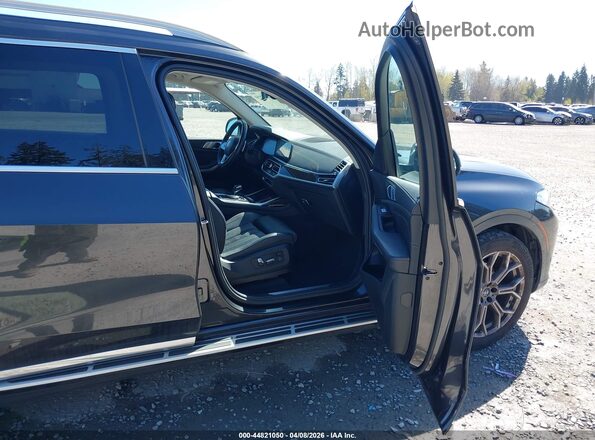 5UXCW2C03M9F64585 2021 BMW X7 Black Սալոնի դիմացի տեսք