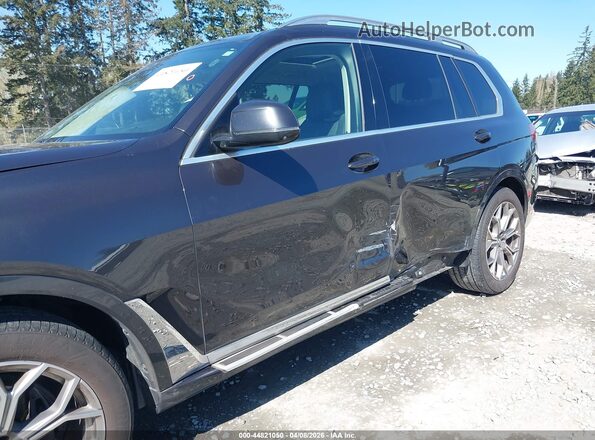 5UXCW2C03M9F64585 2021 BMW X7 Black Դիմացի տեսք