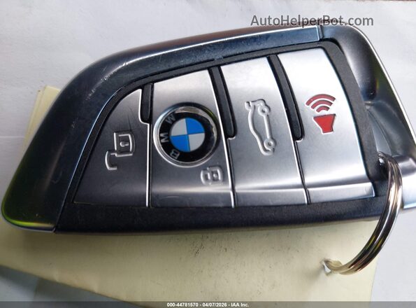 5UXCW2C06N9M03095 2022 BMW X7 Белый Вид панели приборов