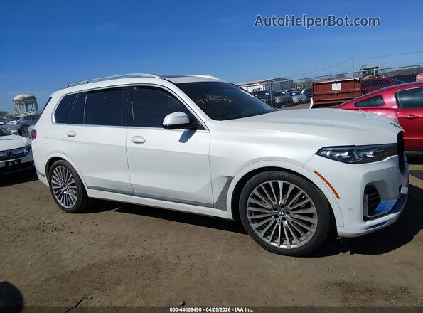 5UXCW2C07M9D82789 2021 BMW X7 White Вид задньої частини салону