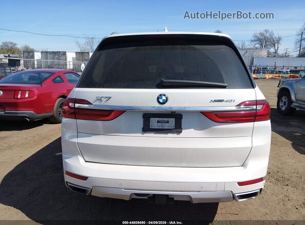 5UXCW2C07M9D82789 2021 BMW X7 White 