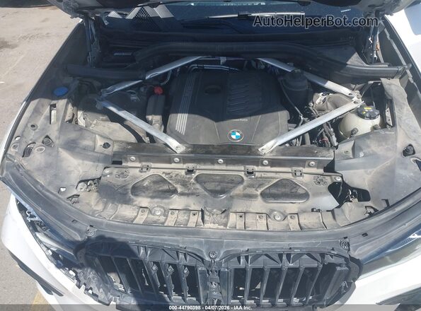 5UXCW2C0XM9F12001 2021 BMW X7 White Հետևի տեսք