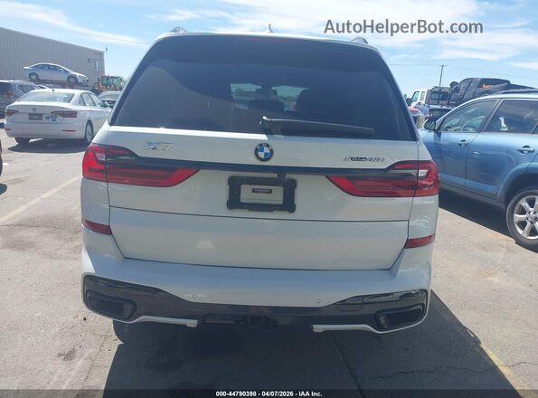 5UXCW2C0XM9F12001 2021 BMW X7 White 