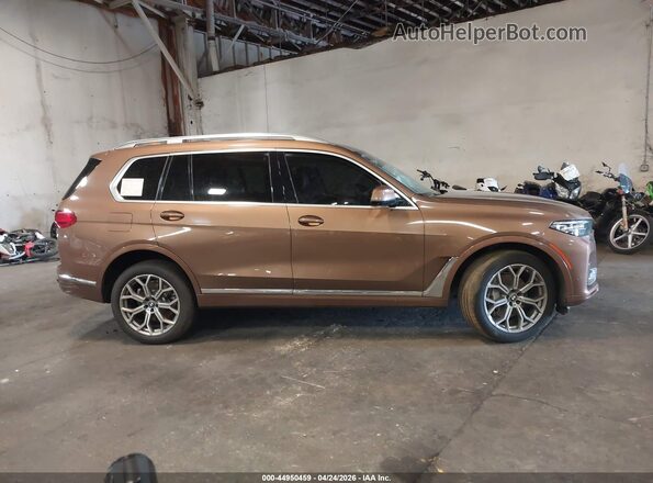 5UXCW2C54KLB43437 2019 BMW X7 Brown Вид задньої частини салону