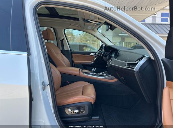 5UXCW2C59KL080798 2019 BMW X7 White წინა სალონის ხედი