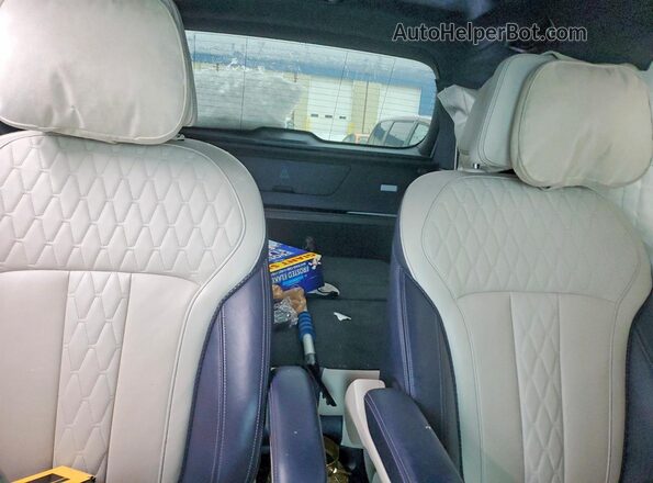 5UXCX4C53KLS36214 2019 BMW X7 White Вид задніх сидінь