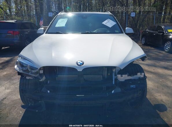 5UXKT0C34H0S80912 2017 BMW X5 White Rear interior view