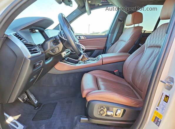 5UXTA6C07P9P39055 2023 BMW X5 White Front interior view