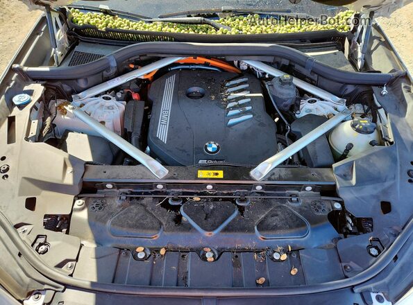 5UXTA6C07P9P39055 2023 BMW X5 White Engine compartment view
