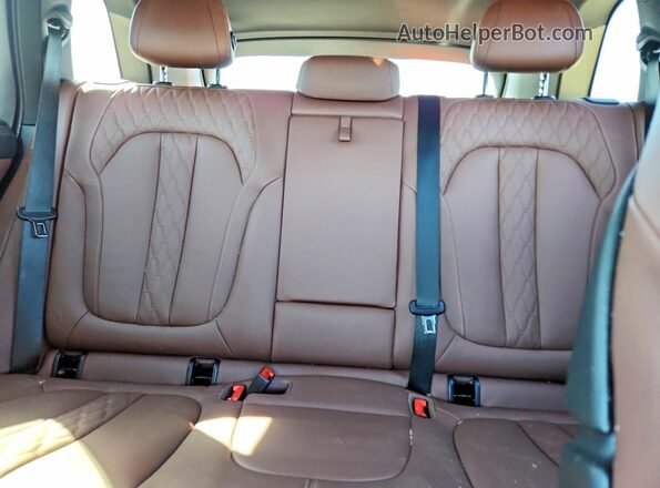 5UXTA6C07P9P39055 2023 BMW X5 White Rear seats view