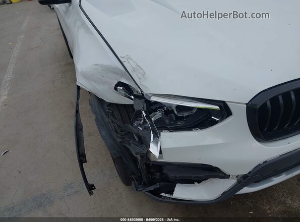 5UXTR7C57KLR46132 2019 BMW X3 White Դիմացի տեսք
