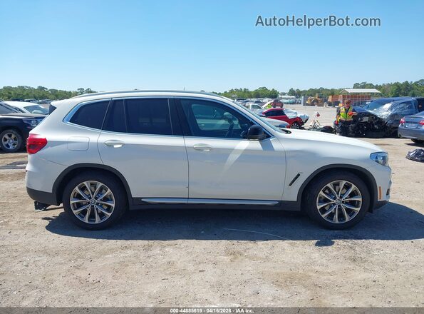 5UXTR7C5XKLE96933 2019 BMW X3 Белый Вид задней части салона
