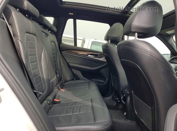 5UXTR9C50KLR05367 2019 BMW X3 White Widok wnętrza z tyłu