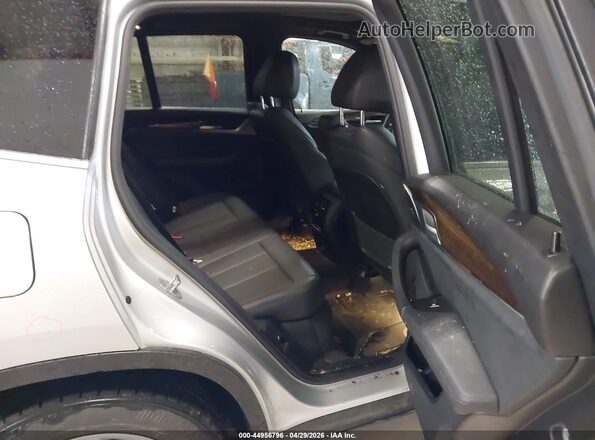 5UXTR9C59JLD65440 2018 BMW X3 Silver Widok naklejki z numerem VIN